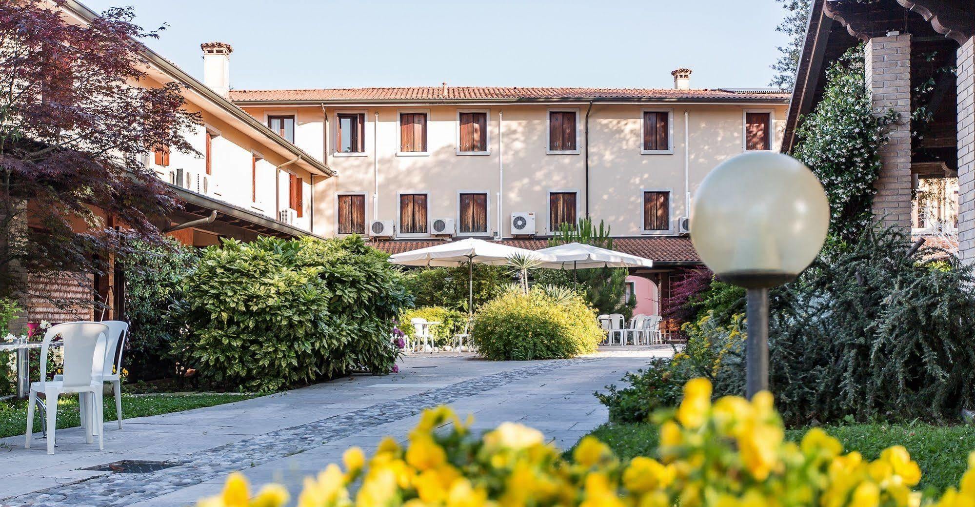 Hotel Al Posta Casarsa della Delizia Екстериор снимка
